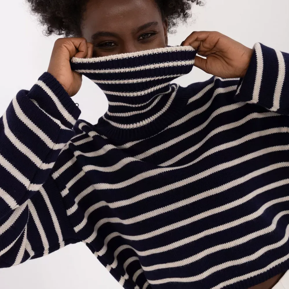 Badu Laurel Crop neulepaita tummansininen