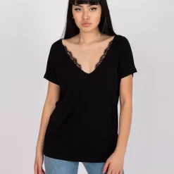 Basic Aileen t-paita musta
