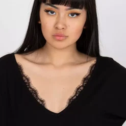 Basic Aileen t-paita musta