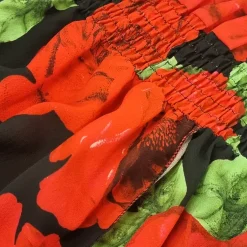 Elle Carina punakukkainen mekko musta