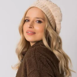 Koristeellinen neulebaskeri beige