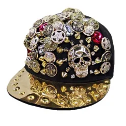 Snap-back lippahattu korukivillä