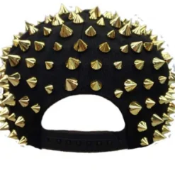 Snap-back lippahattu niiteillä