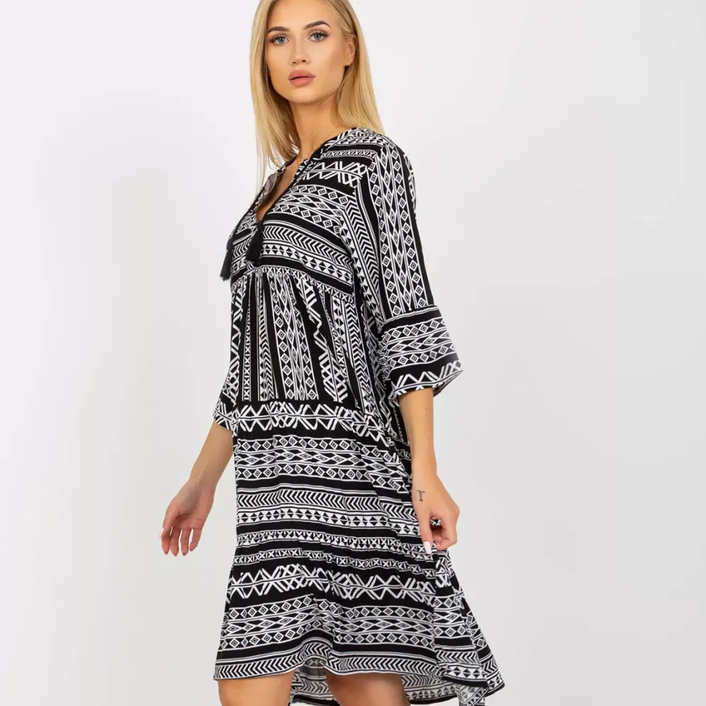 Sublevel Sebastiana mekko mustaraidallinen